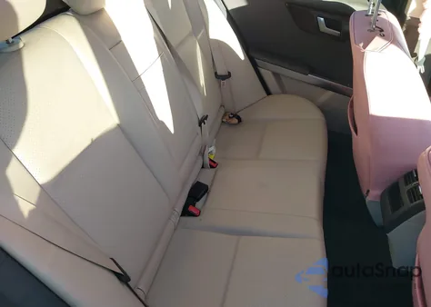 2015 Mercedes-Benz Glk 350 4Matic z USA, uszkodzony, nr VIN WDCGG8JB2FG411984